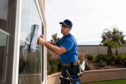 window cleaning Winnipeg